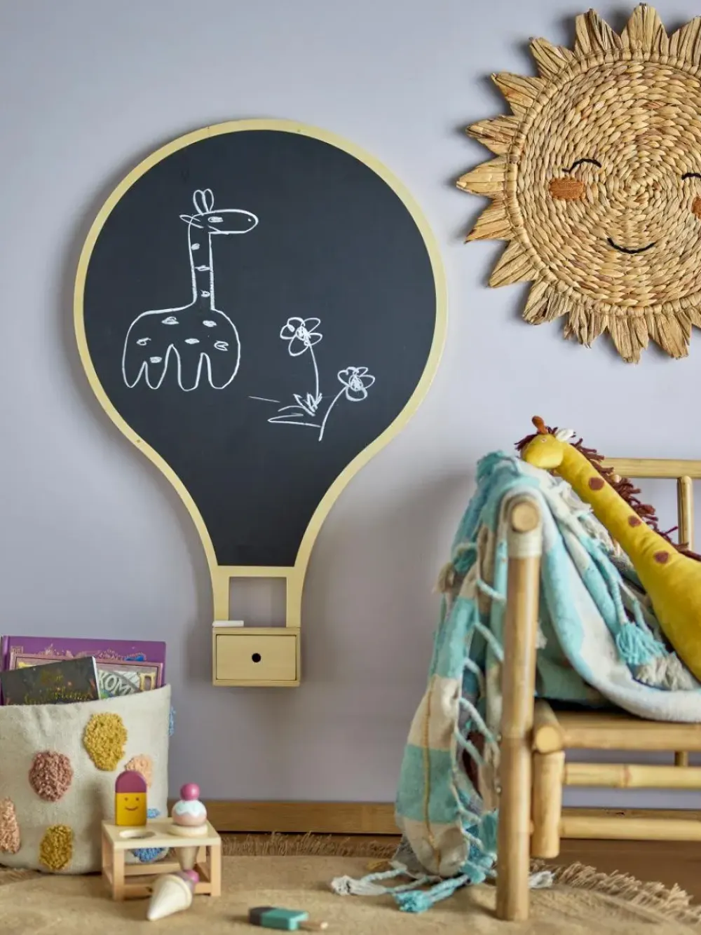 balloon_wooden_blackboard_1.webp Kids Bloomingville Mini Creativity>Balloon Wooden Blackboard, Black – Bloomingville