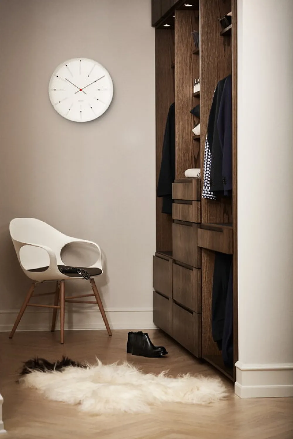 bankers_wall_clock___arne_1.webp Arne Jacobsen Clocks Frames And Wall Decor>Bankers Wall Clock Ø29 – Arne Jacobsen