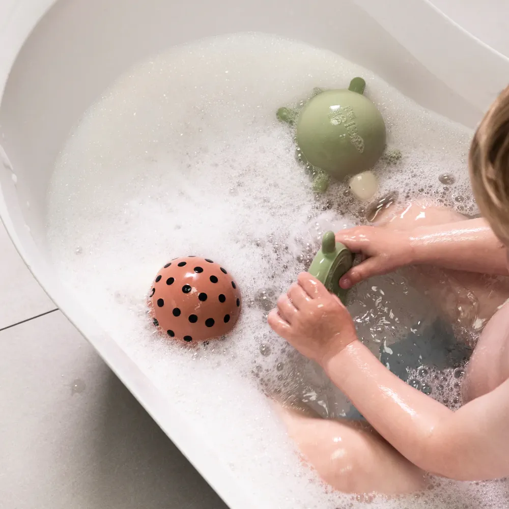 bath_ball_ladybird__sebra_2.webp Kids Sebra Interior Bath Toys>Bath ball, Ladybird – Sebra