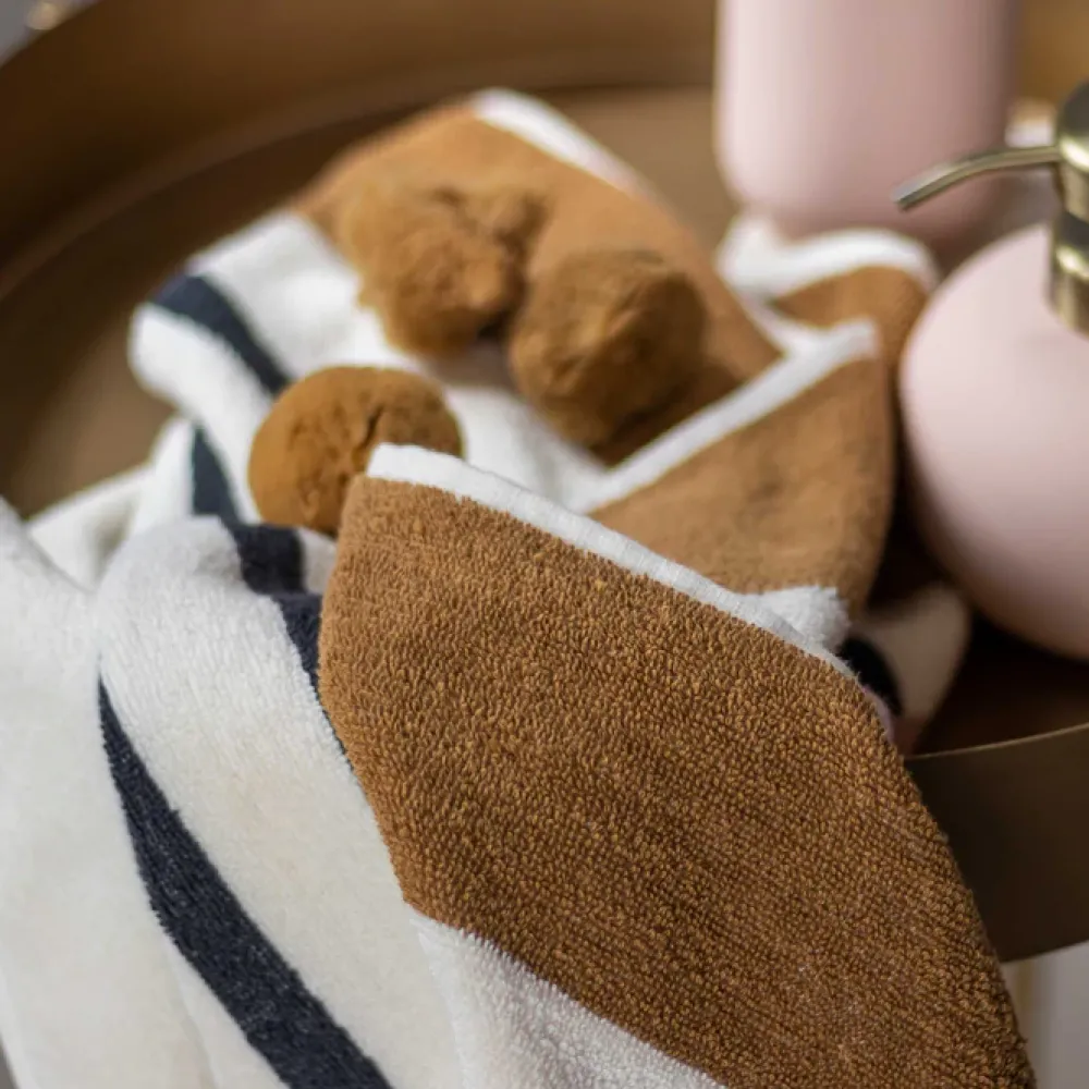 boudoir_guest_towels__x___2.webp Mette Ditmer Textiles | Bathroom Textiles>Boudoir Guest towels 40 x 60 cm, Tobacco, 2-pack –