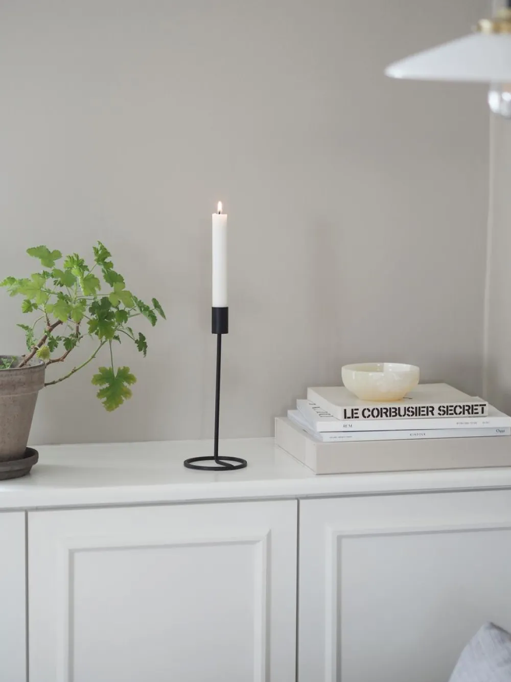 candlestick_amat__cm_blac_2.webp Villa Collection Candle And Holders>Candlestick Amat 23.5 cm, Black –