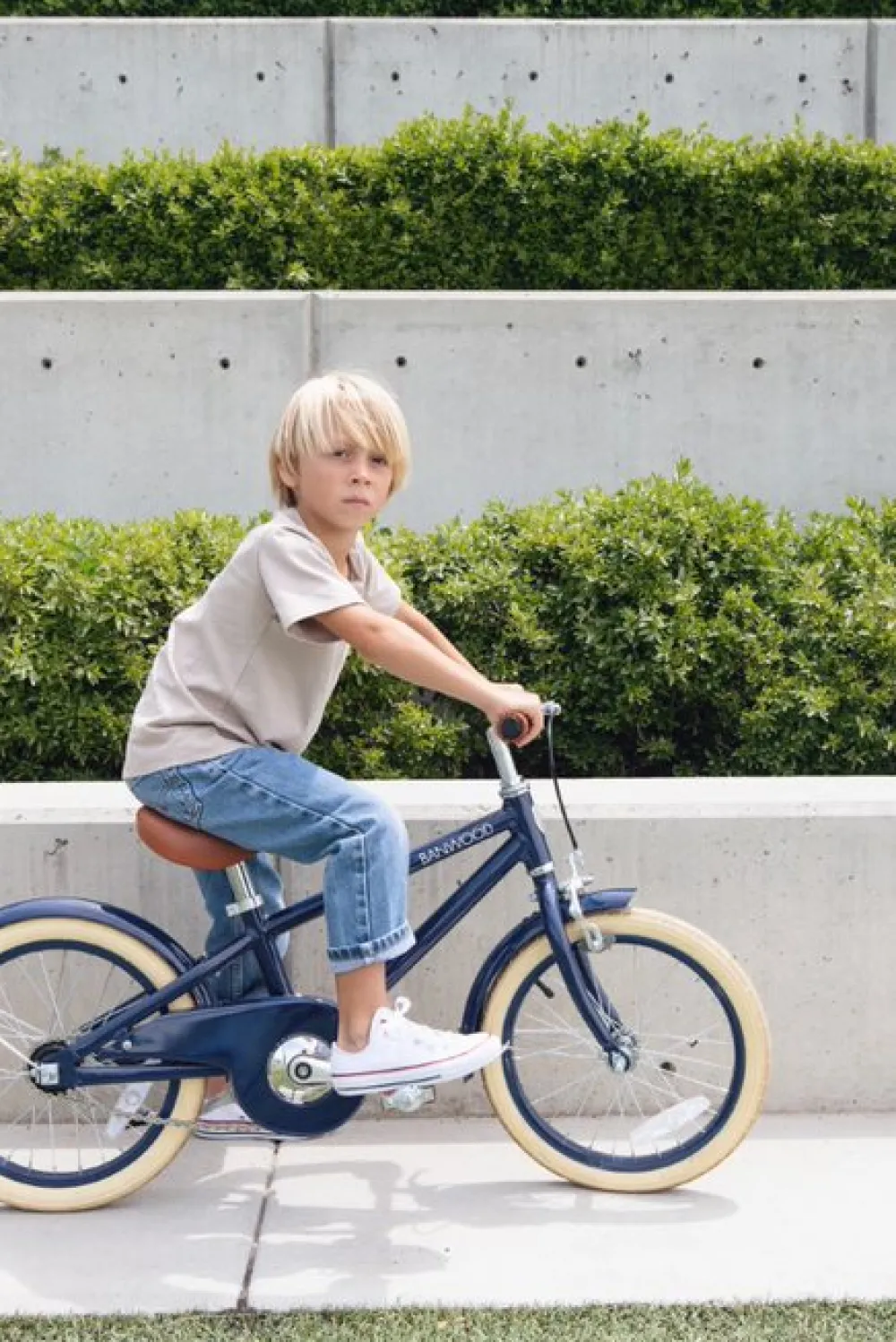 classic_bike_navy_blue__b_4.webp Kids Banwood Bikes, Scooters And Helmets>Classic Bike, Navy blue –