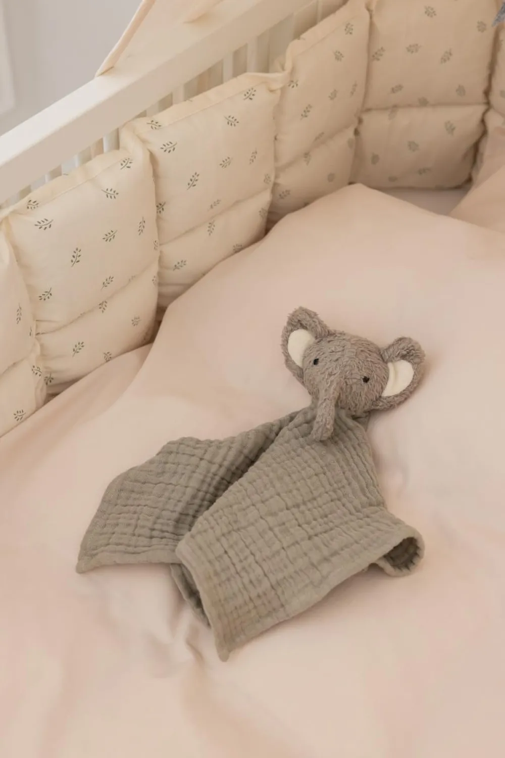 comfort_cloth_finley_the__1.webp Kids Sebra Interior Baby Toys>Comfort Cloth, Finley The Elefant – Sebra