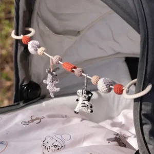 Kids Sebra Interior Baby Toys>Crochet pram chain, Teeny Toes – Sebra