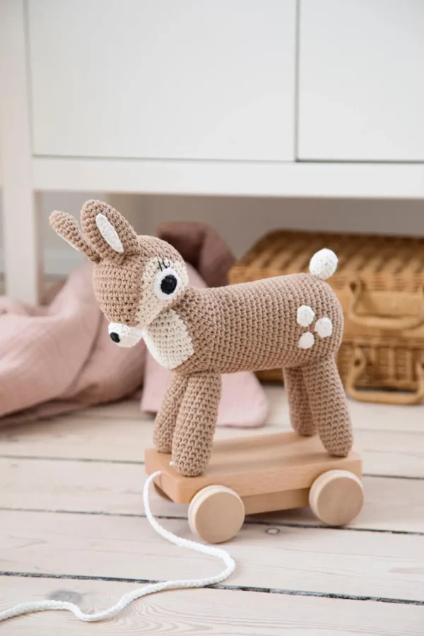 Kids Sebra Interior Baby Toys>Crochet pull-along toy, Dixi the deer – Sebra