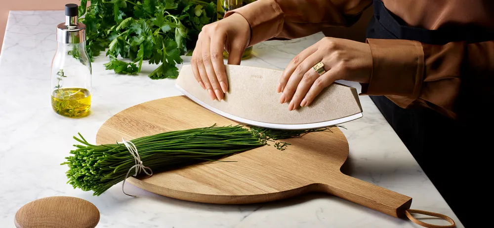 cutting_board__cm_nordic__1.webp Eva Solo Kitchen>Cutting Board Ø35 cm, Nordic Kitchen –