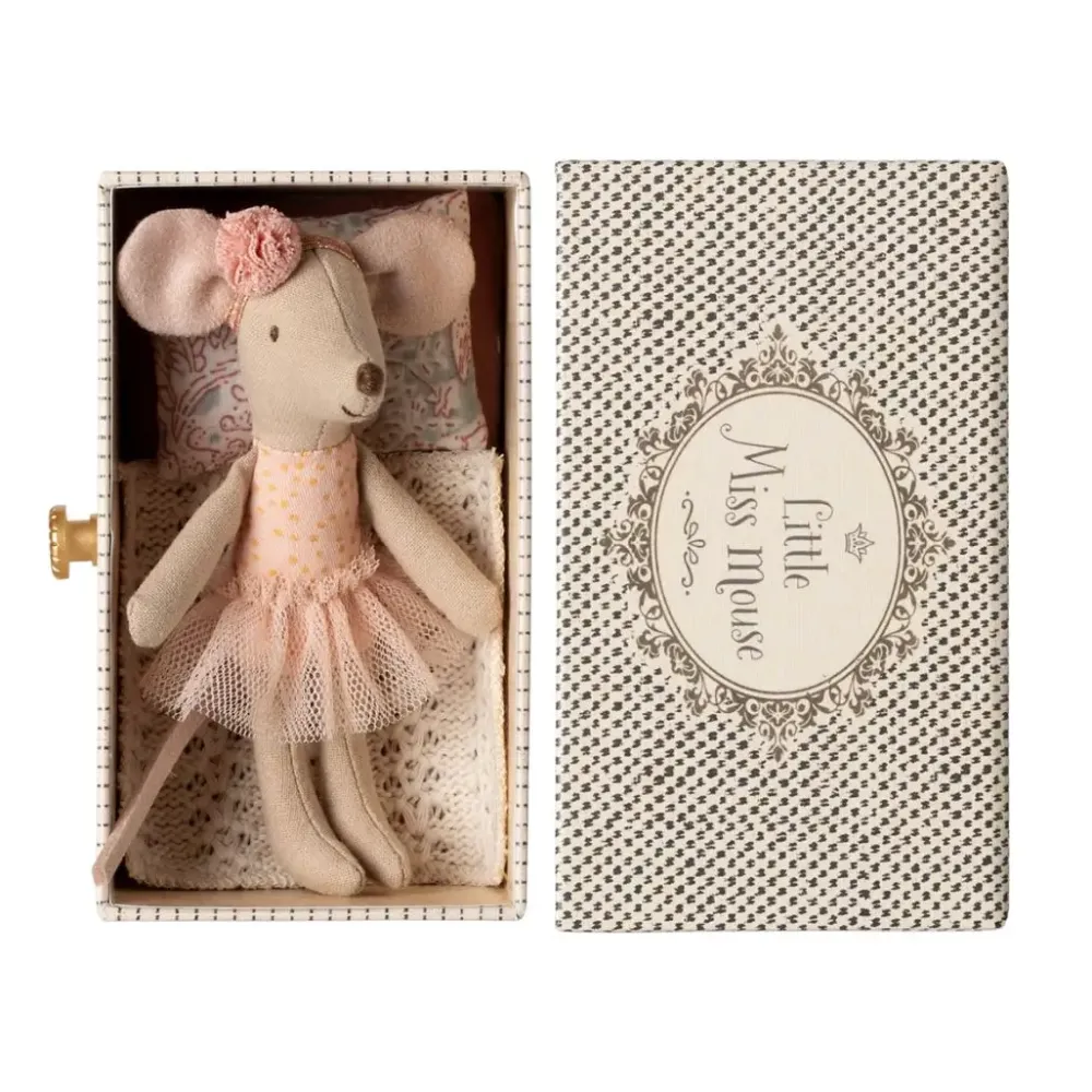 dance_mouse_in_daybed_lit_1.webp Kids Maileg Doll Accessories>Dance mouse in daybed, Little sister –