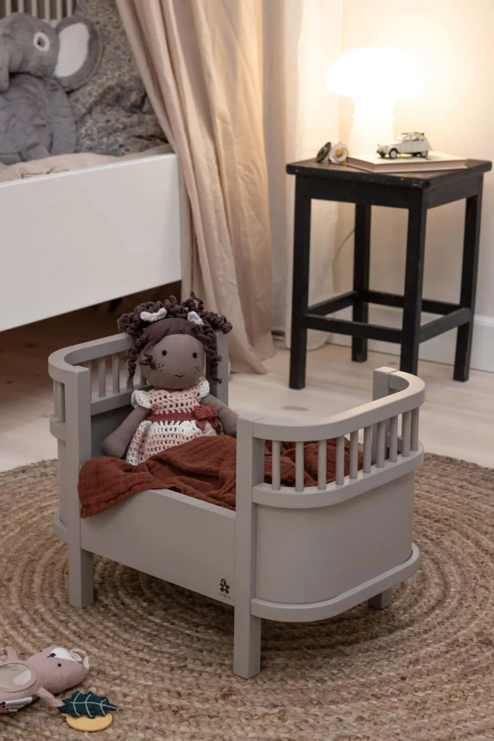 dolls_bed__mattress_jetty_1.webp Kids Sebra Interior Doll Accessories>Doll’s bed + mattress, jetty – Sebra