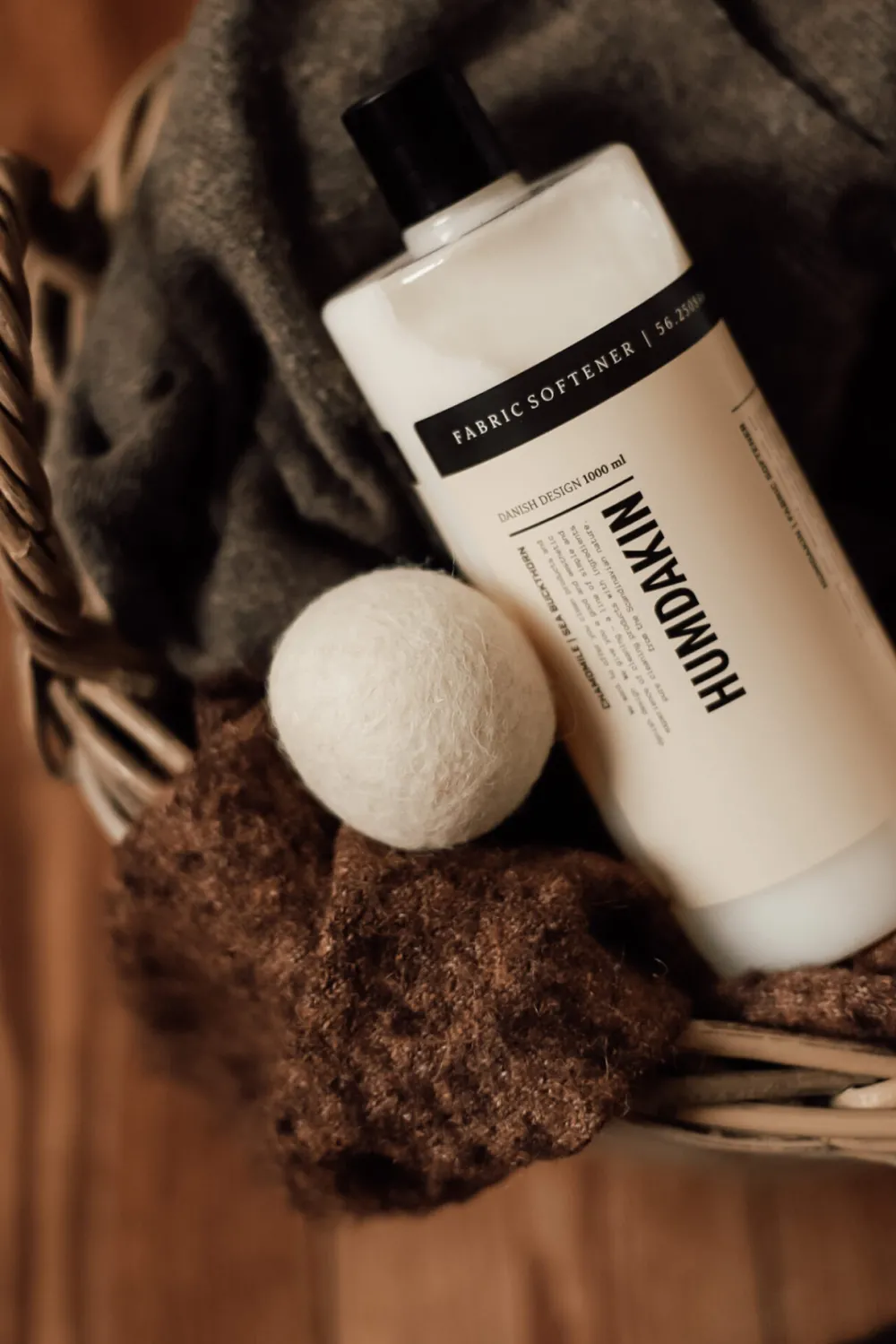 fabric_softener_chamomil_1.webp Humdakin Cleaning Items>01 Fabric softener, Chamomile and Sea Buckthorn –