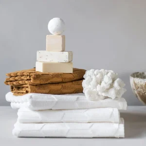 Mette Ditmer Wellness & Beauty | Textiles>GEO Bath towel 70 x 133 cm, off white –