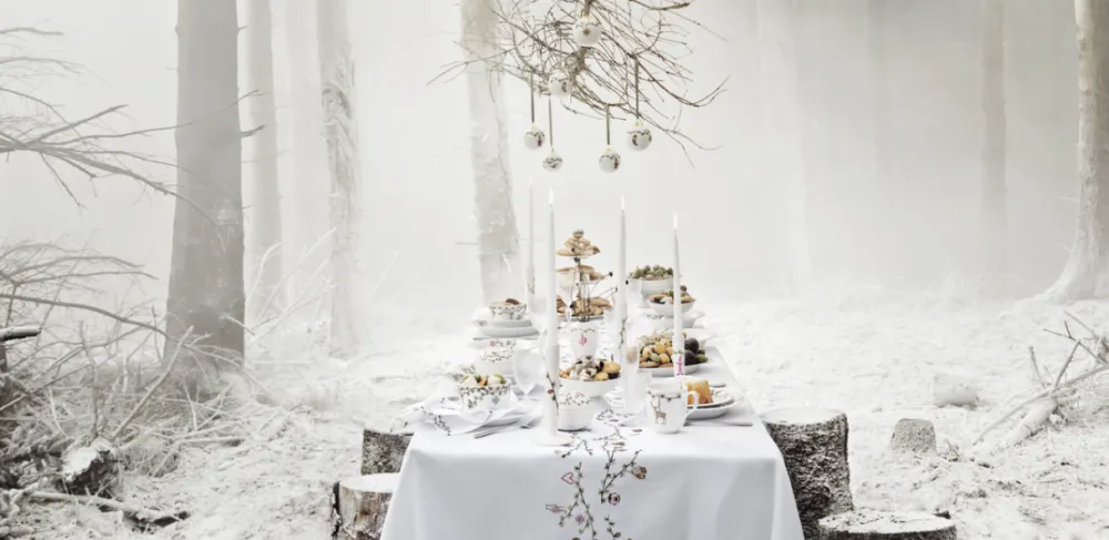 hammershi_christmas_table_1.webp Kähler Design Christmas Decorations | Textiles>Hammershøi Christmas Tablecloth, 150 x 270 – Kähler