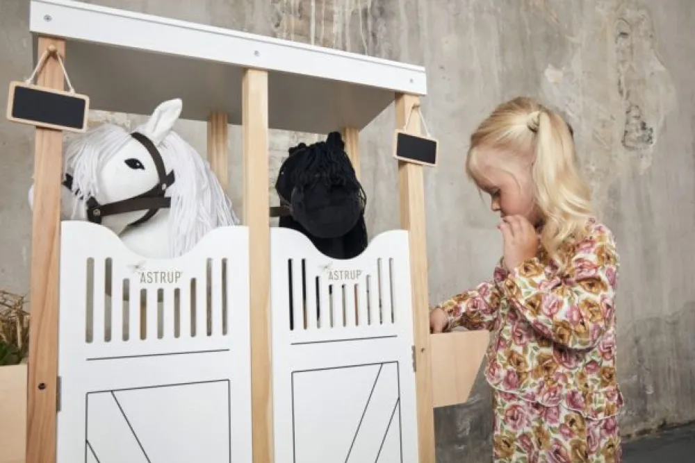 hobby_horse_black__by_ast_1.webp Kids By Astrup Wooden Toys | Outdoor Toys>Hobby Horse Black –