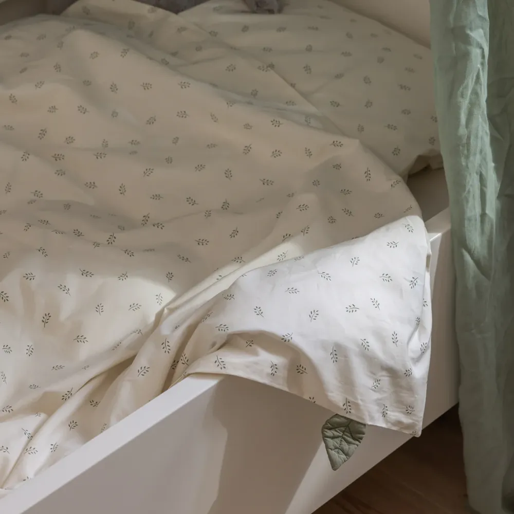 junior_bed_linen_de_size__1.webp Kids Sebra Interior Baby And Kids Bedding>Junior Bed linen (DE size), Sophora Leaves – Sebra