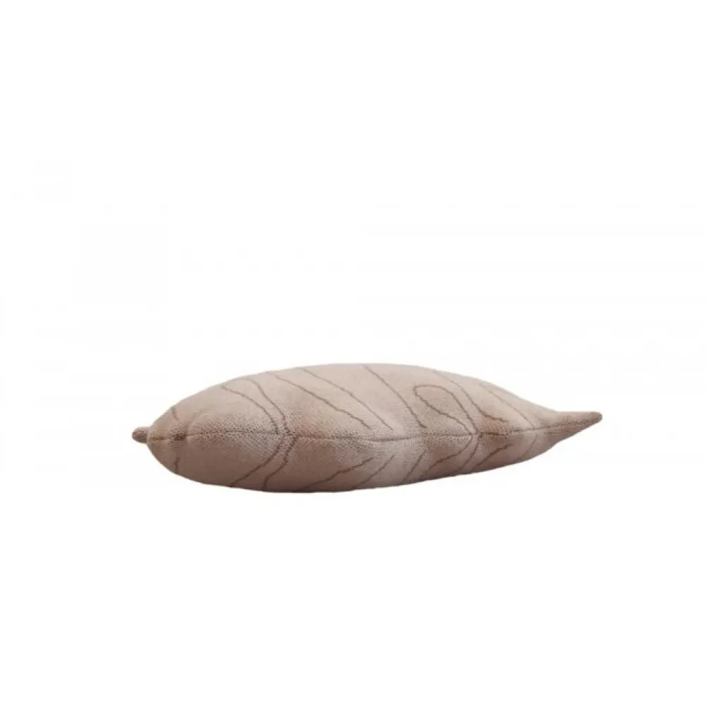 knitted_cushion_baby_leaf_1-2.webp Kids Lorena Canals Cushions & Nursing Pillows>Knitted Cushion Baby Leaf Rose Beige –