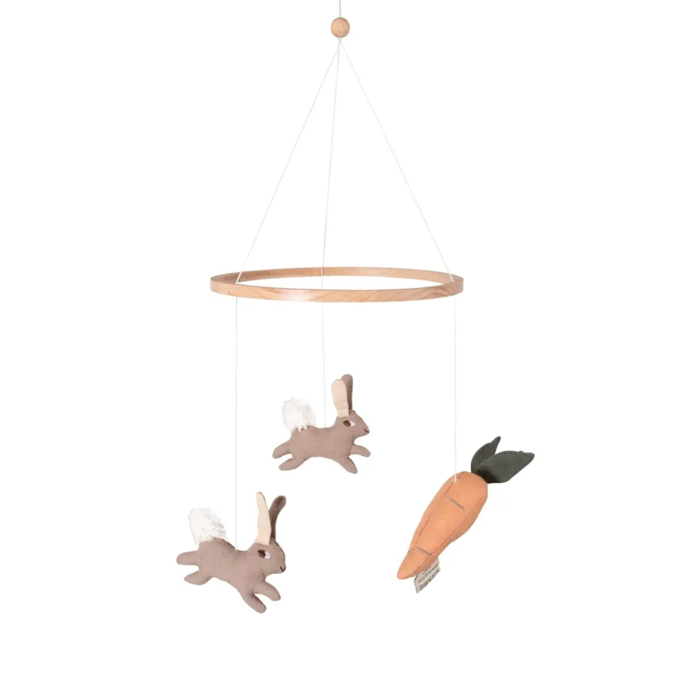 linen_baby_mobile_carrot__0.webp Kids FILIBABBA Mobiles>Linen baby mobile Carrot Thief –