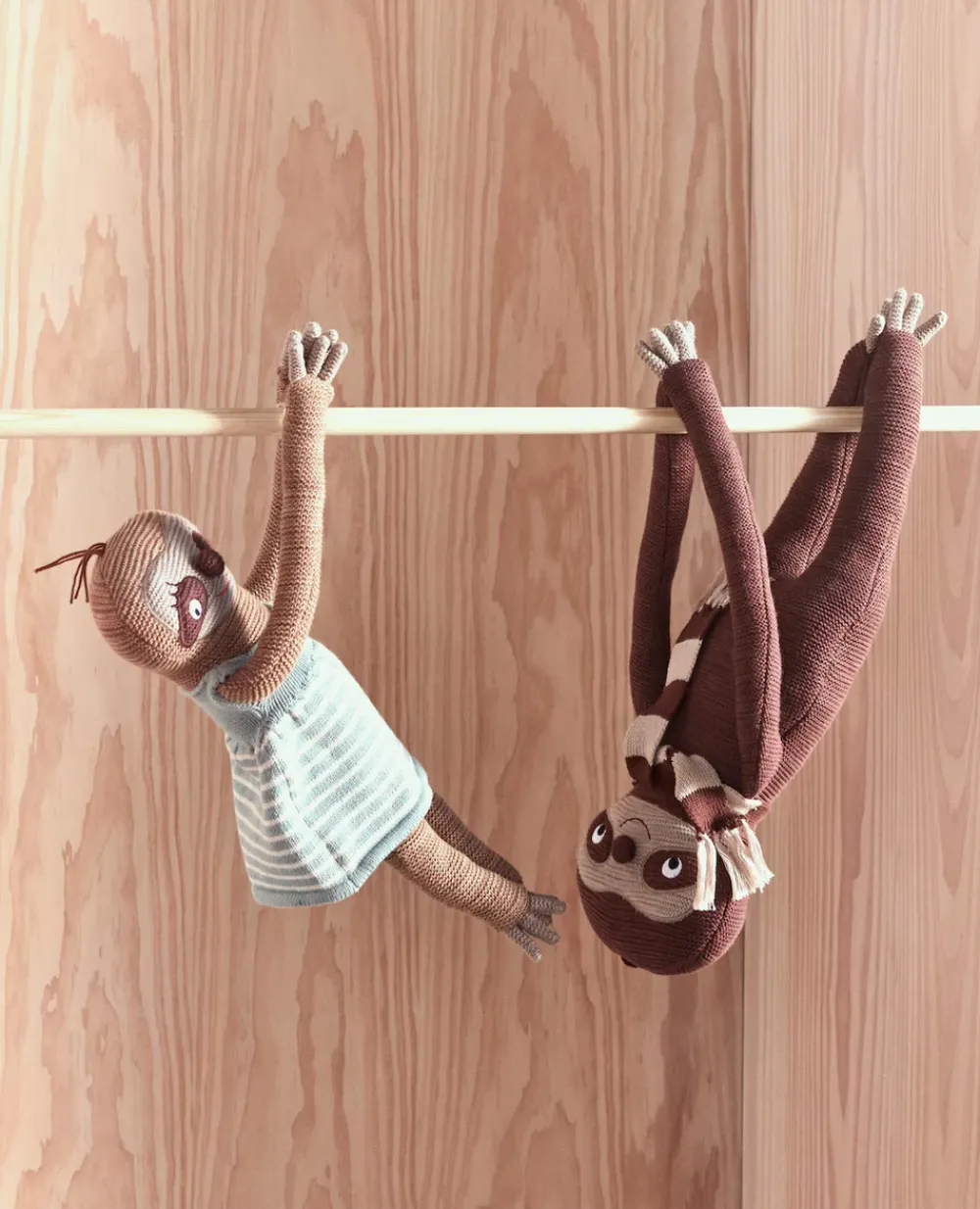 melvin_sloth__oyoy_1.webp Kids OYOY Mini Cuddly Toys>Melvin Sloth – OYOY