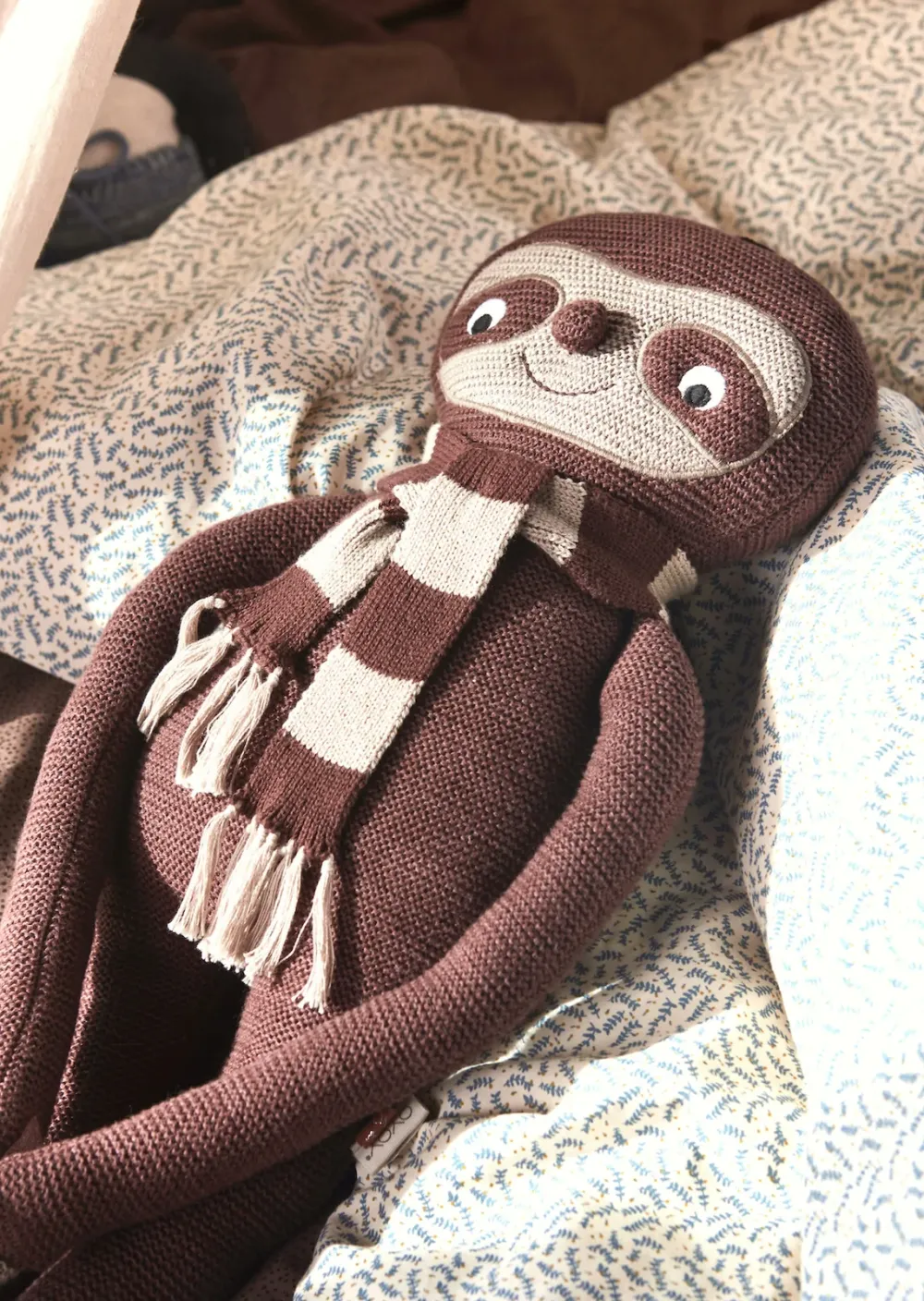 melvin_sloth__oyoy_2.webp Kids OYOY Mini Cuddly Toys>Melvin Sloth – OYOY