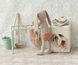 Kids Maileg Doll Accessories>Miniature drying rack w. pegs –