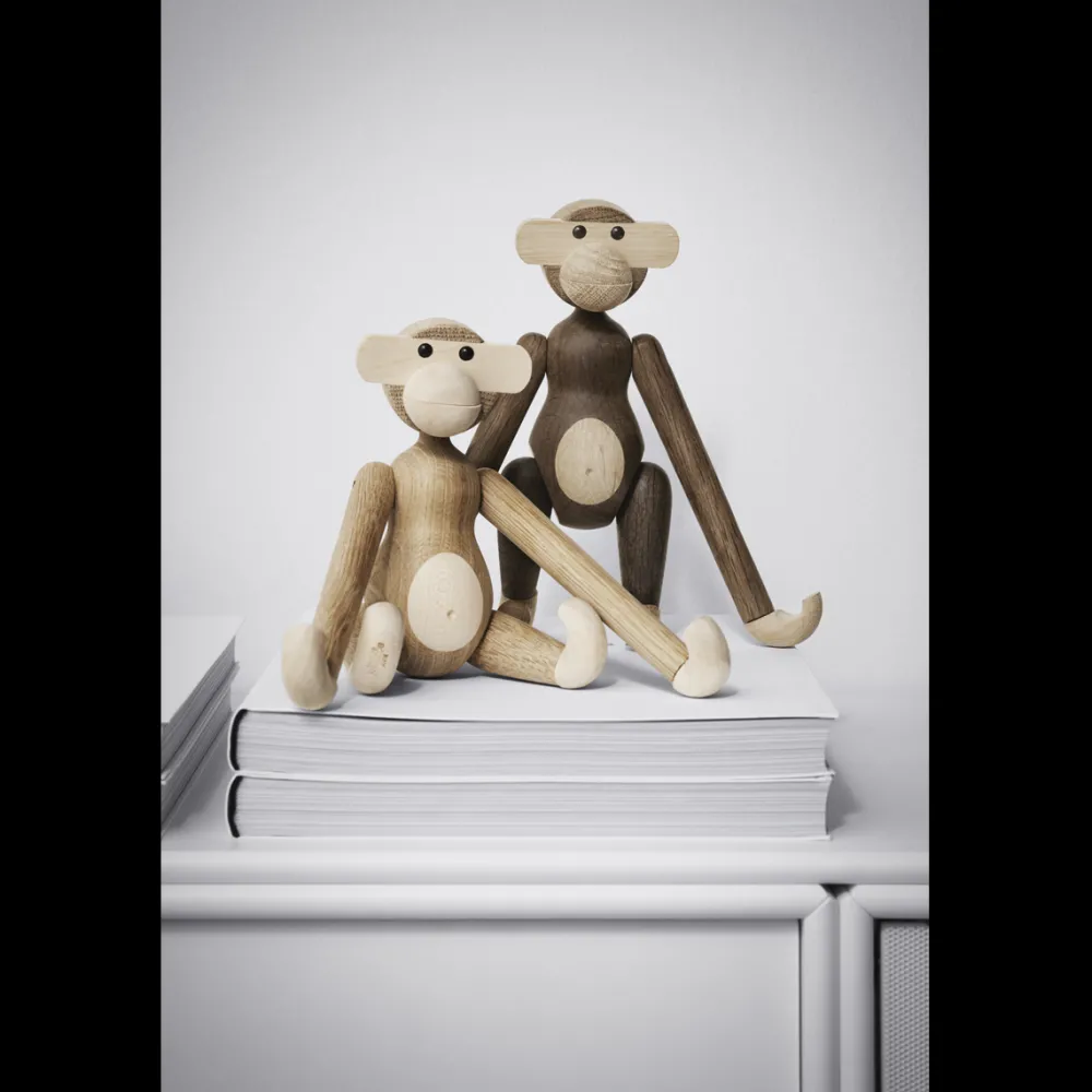 monkey_small_smoked_oak___1.webp Nordichaus Design Figures>Monkey small, smoked oak – Kay Bojesen