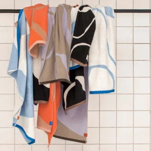 Mette Ditmer Textiles | Bathroom Textiles>Nova Arte Bath towel, Black / Off-white –