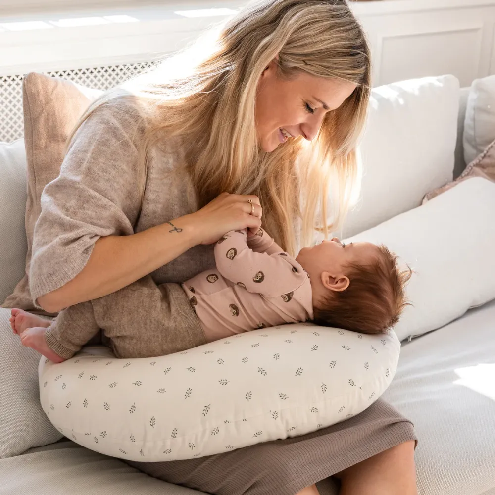 nursing_pillow_sophora_le_1.webp Kids Sebra Interior Cushions & Nursing Pillows>Nursing Pillow, Sophora Leaves – Sebra