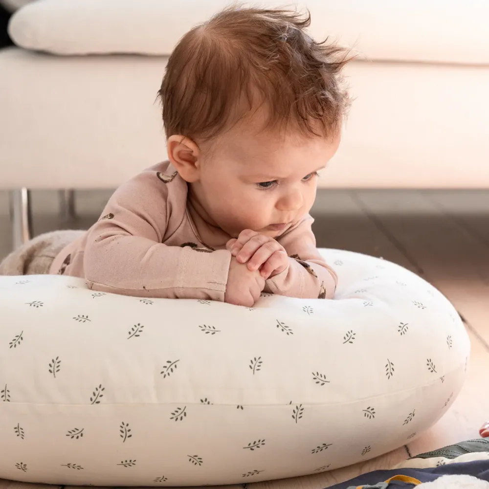 nursing_pillow_sophora_le_2.webp Kids Sebra Interior Cushions & Nursing Pillows>Nursing Pillow, Sophora Leaves – Sebra