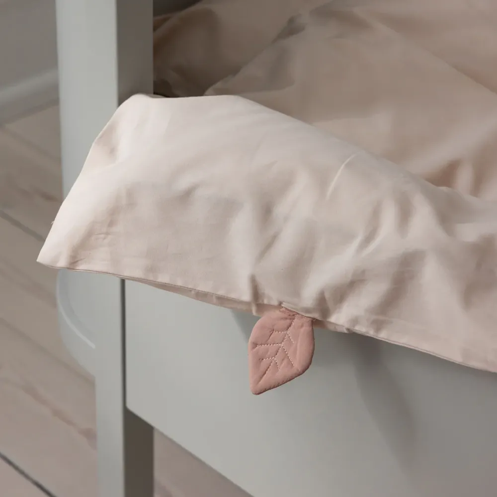 percale_junior_bed_linen__3.webp Kids Sebra Interior Baby And Kids Bedding>Percale Junior Bed linen 100 x 140, Birchbark rose – Sebra