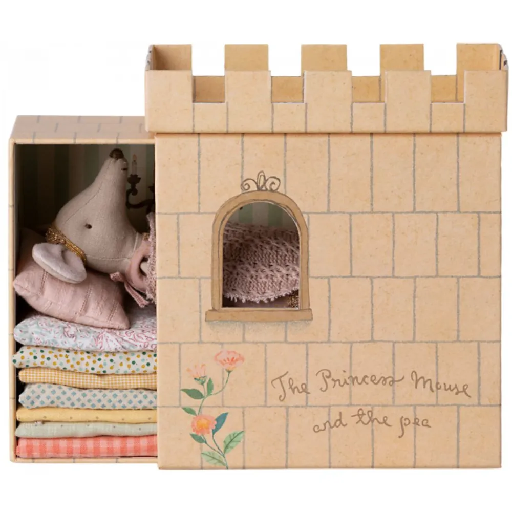 princess_and_the_pea__big_1.webp Kids Maileg Doll Accessories>Princess and the pea , Big sister mouse –