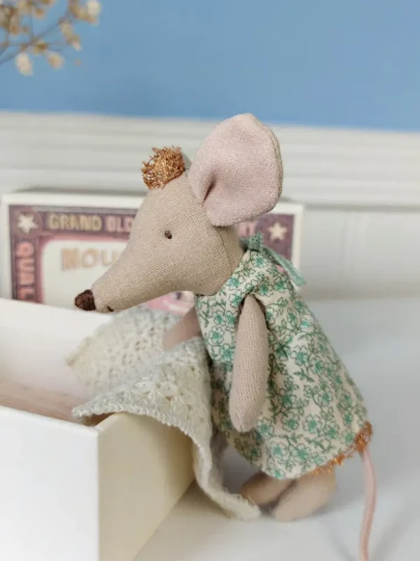 Kids Maileg Doll Accessories>Princess mouse, Little sister in matchbox –