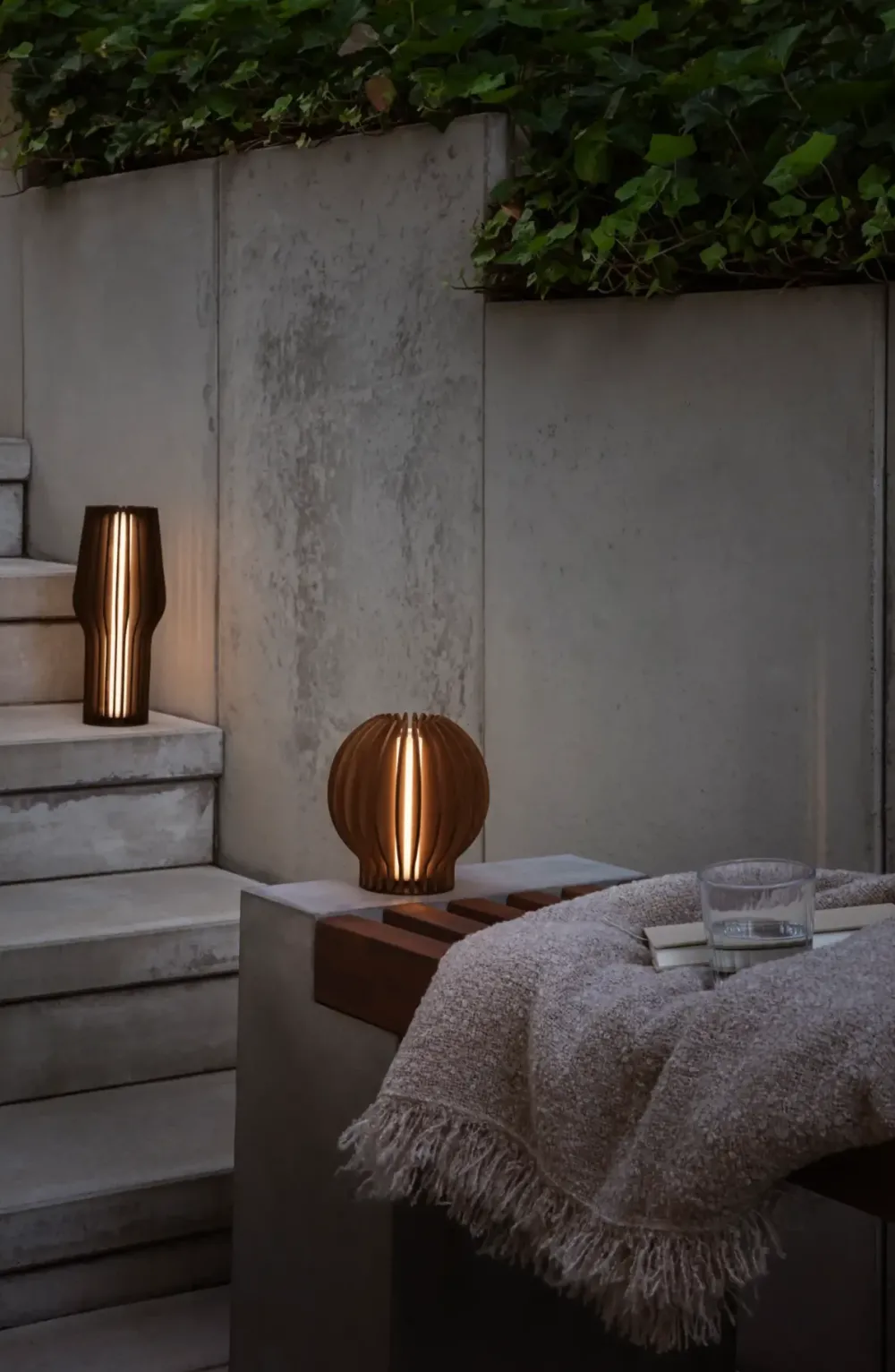 radiant_led_lamp_recharge_1.webp Eva Solo Outdoor | Lamps & Lighting>Radiant Led Lamp, Rechargeable Smoke Oak –