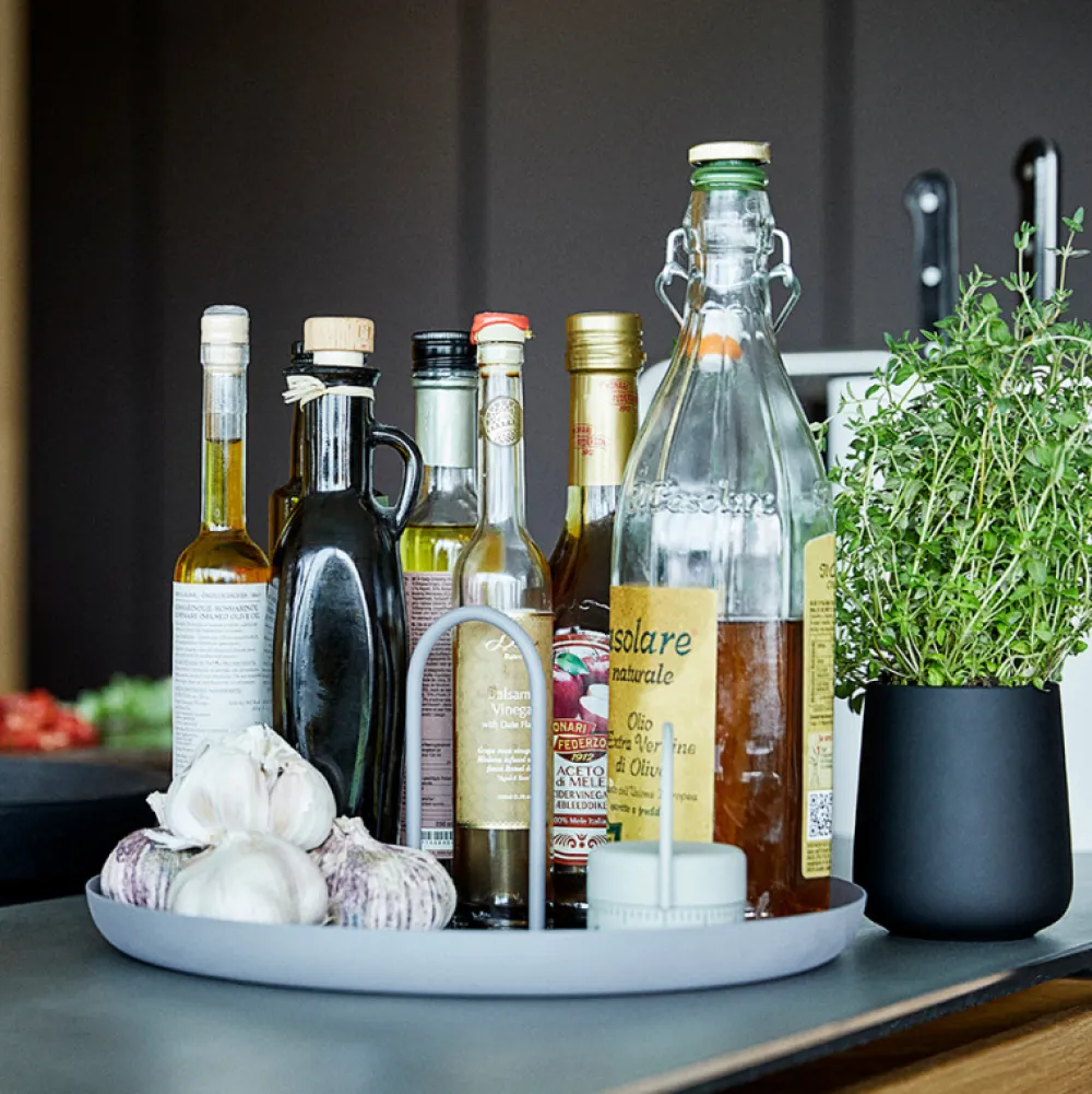 serving_tray_single__cm_b_1.webp Zone Denmark Kitchen | Bathroom Accessories>Serving Tray Single 30 cm, Black –