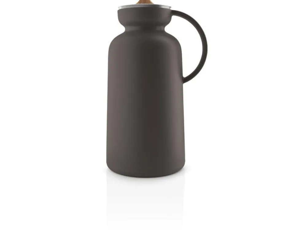 silhouette_vacuum_jug_cho_0.webp Eva Solo Kitchen>Silhouette Vacuum Jug Chocolate 1 L –