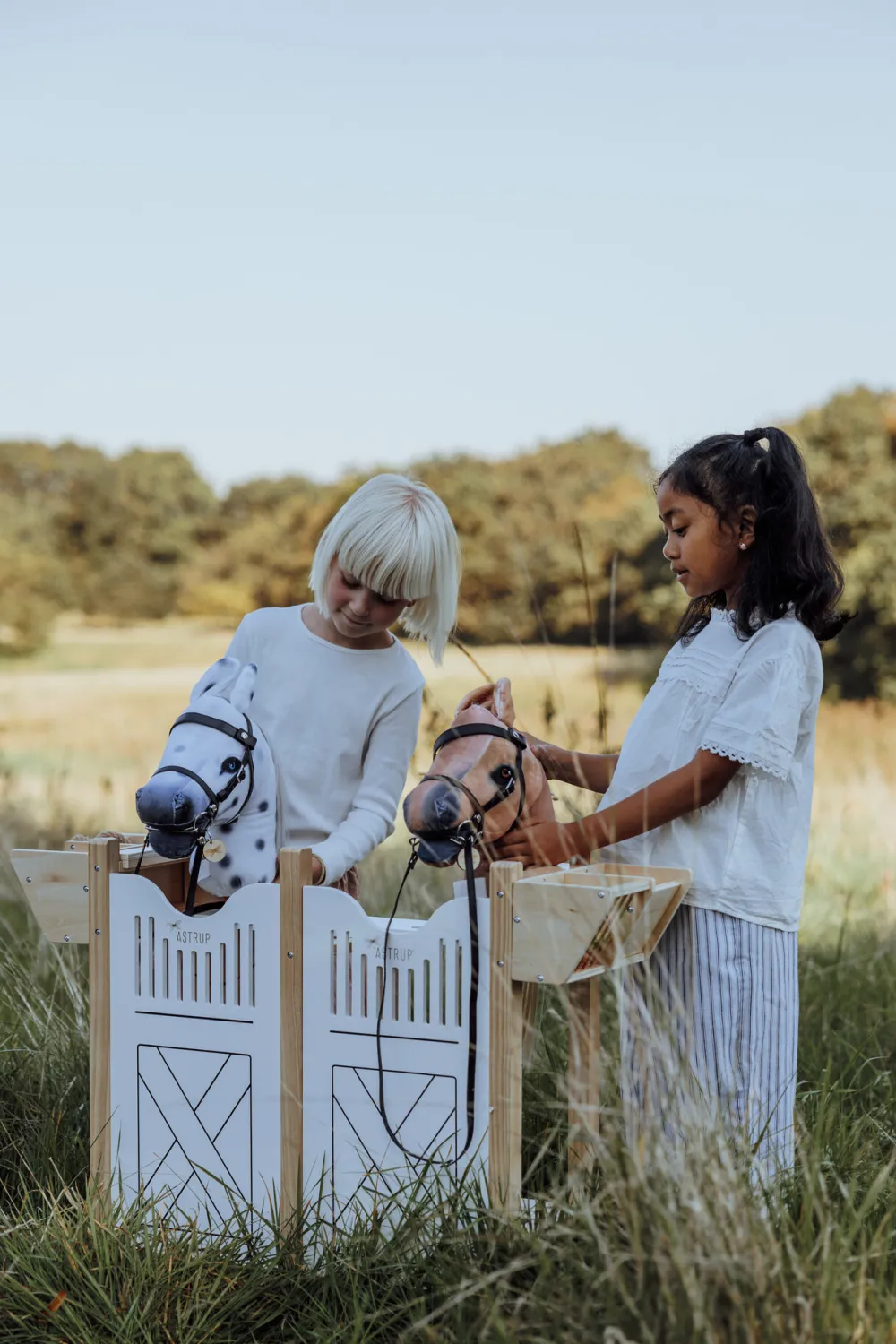 stable_for__hobby_horses__1.webp Kids By Astrup Wooden Toys | Christmas Toys>Stable for 4 Hobby Horses –