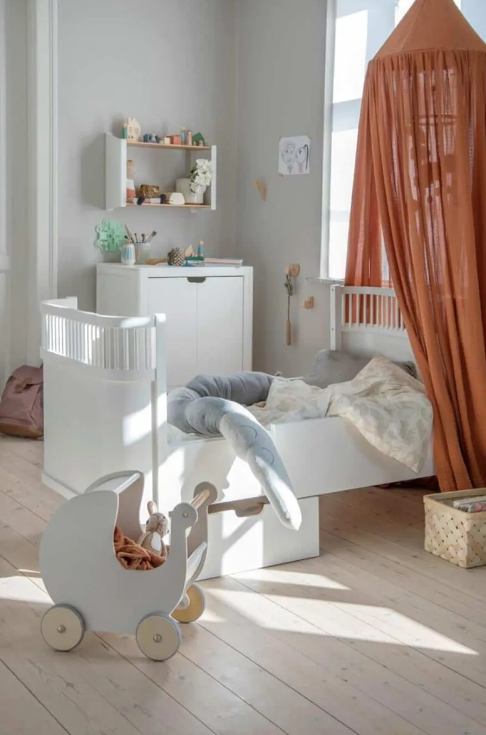 the_sebra_bed_baby__junio_4.webp Kids Sebra Interior Kids Furniture>The Sebra Bed, Baby & Junior, white – Sebra