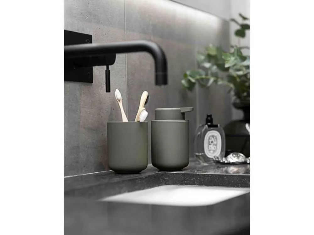 toothbrush_mug_ume_olive__1.webp Zone Denmark Toothbrush Mugs>Toothbrush Mug Ume Olive Green – Zone