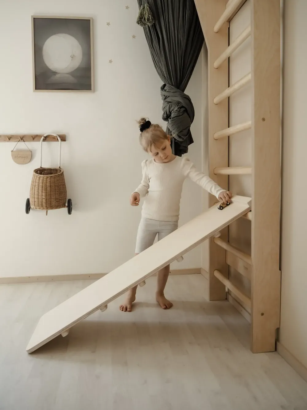 tuohi_slide_ramp_white__f_2.webp Kids Fitwood of Scandinavia Wooden Toys | Balance Toys>Tuohi Slide ramp, White – Fitwood