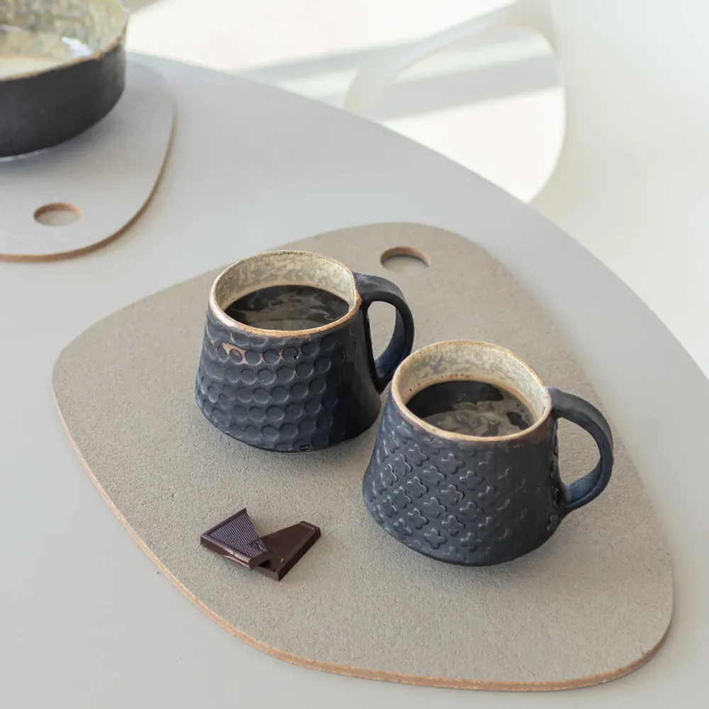 twin_placemat_dark_grey___2.webp Mette Ditmer Kitchen>Twin Placemat Dark Grey / Sand –