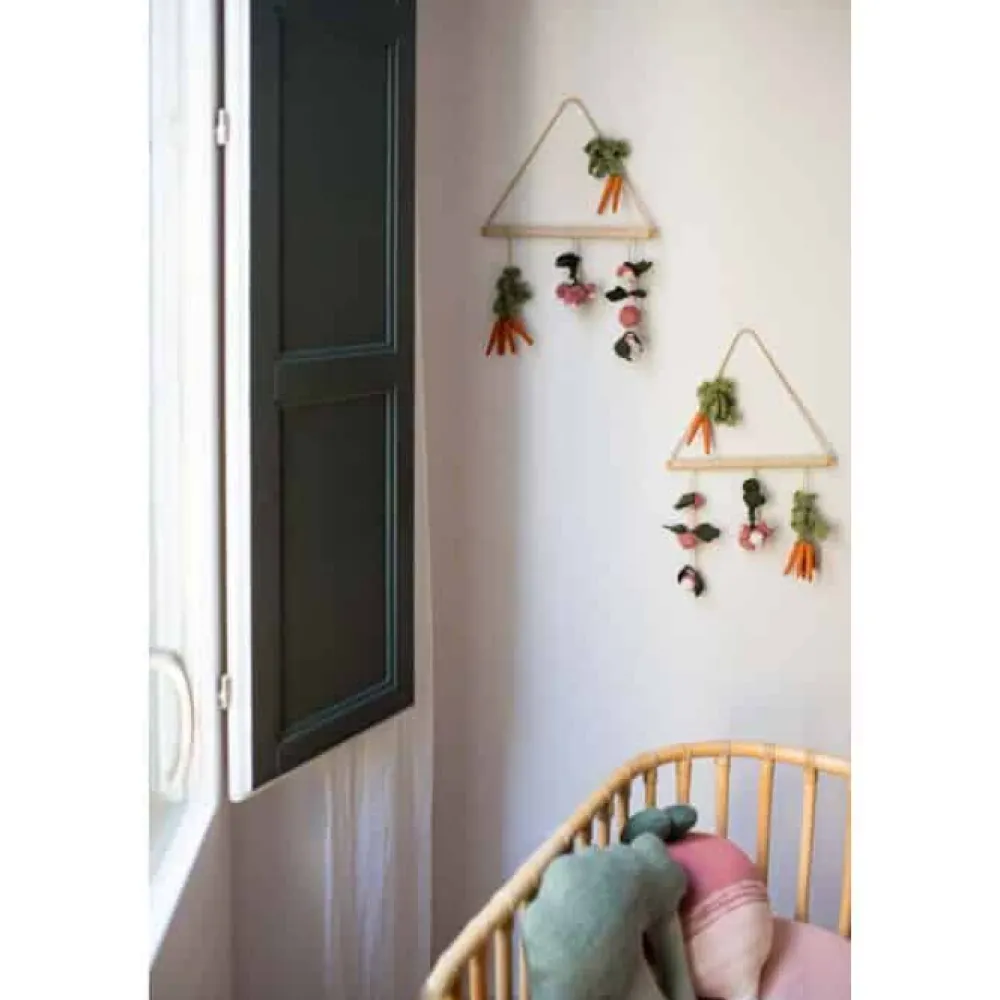 wall_hanger_veggies__lore_2.webp Kids Lorena Canals Wall Rugs | Mobiles>Wall Hanger Veggies –