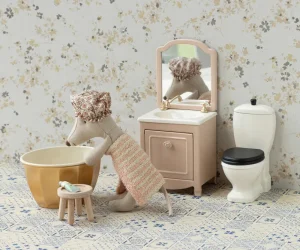 Kids Maileg Doll Accessories>Wellness mouse, Big sister –