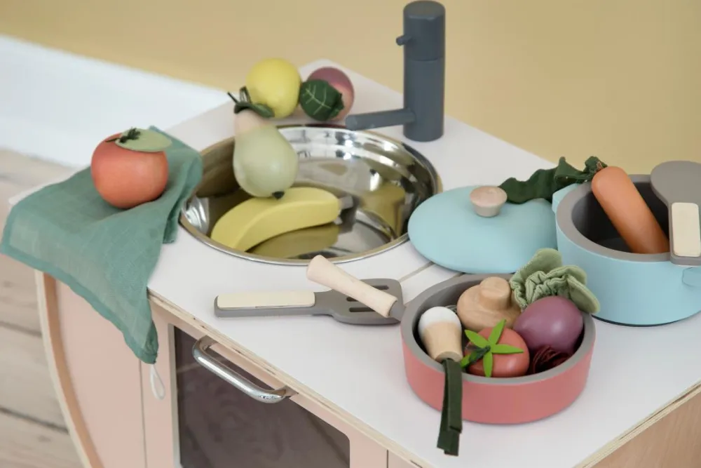 wooden_kitchen_tools_set__1.webp Kids Sebra Interior Wooden Toys>Wooden kitchen tools set, warm grey – Sebra