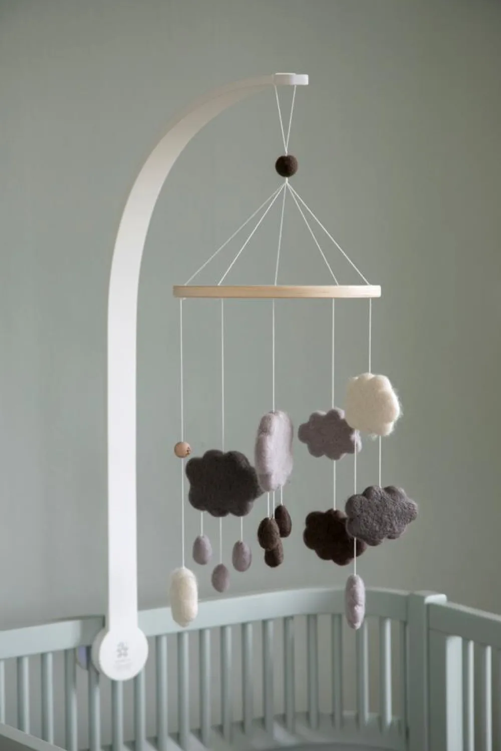 wooden_mobile_holder_clas_1.webp Kids Sebra Interior Mobiles>Wooden mobile holder, classic white – Sebra