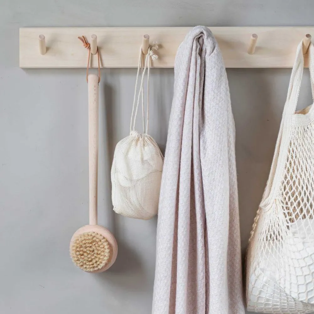 wooden_shower_brush_with__2.webp Mette Ditmer Wellness & Beauty | Bathroom Accessories>Wooden shower brush with handle –