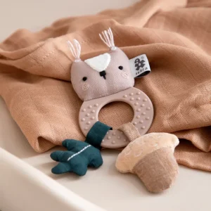 Kids Sebra Interior Baby Toys>Zappy the squirrel, Rattle – Sebra